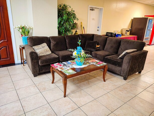 Imagen general del Hotel Clover Inn And Suites. Foto 9