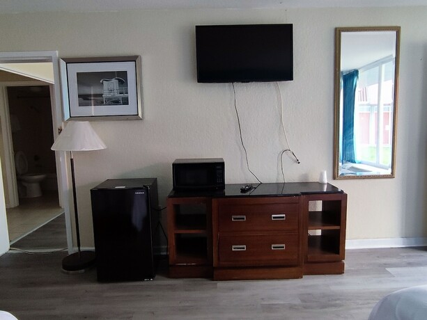 Imagen de la habitación del Hotel Clover Inn And Suites. Foto 13