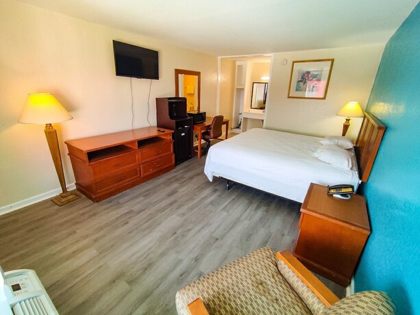 Imagen de la habitación del Hotel Clover Inn And Suites. Foto 16