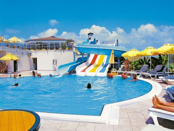 Imagen de la piscina del Hotel Clover Magic Seagate Belek. Foto 9