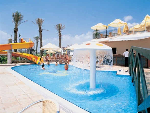 Imagen de la piscina del Hotel Clover Magic Seagate Belek. Foto 11