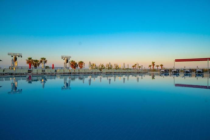 Imagen de la piscina del Hotel Clover Magic Seagate Belek. Foto 13