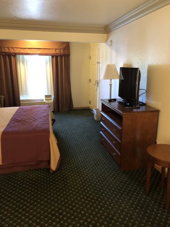 Imagen de la habitación del Hotel Cloverdale Wine Country Inn And Suites. Foto 3