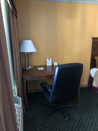 Imagen de la habitación del Hotel Cloverdale Wine Country Inn And Suites. Foto 8