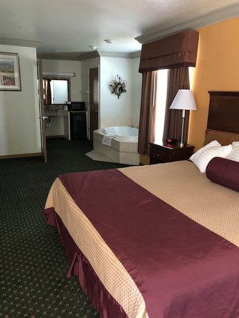 Imagen de la habitación del Hotel Cloverdale Wine Country Inn And Suites. Foto 14