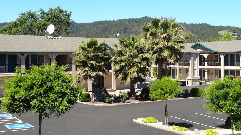 Imagen general del Hotel Cloverdale Wine Country Inn And Suites. Foto 1