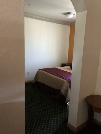 Imagen de la habitación del Hotel Cloverdale Wine Country Inn And Suites. Foto 17