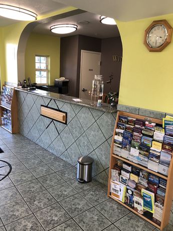 Imagen de los interiores del Hotel Cloverdale Wine Country Inn And Suites. Foto 19