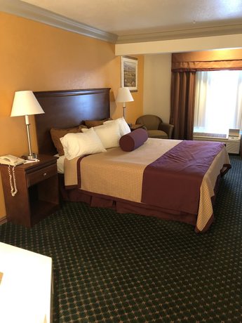Imagen de la habitación del Hotel Cloverdale Wine Country Inn And Suites. Foto 18