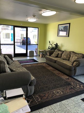 Imagen de los interiores del Hotel Cloverdale Wine Country Inn And Suites. Foto 20