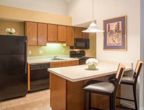 Imagen de la habitación del Hotel Cloverleaf Suites Overland Park. Foto 6