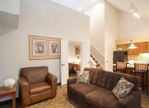 Imagen de la habitación del Hotel Cloverleaf Suites Overland Park. Foto 8