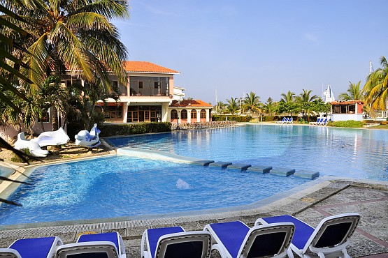 Imagen de la piscina del Hotel Club Acuario. Foto 5