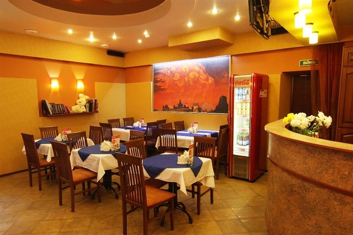 Imagen del bar/restaurante del Hotel Club Agni. Foto 1