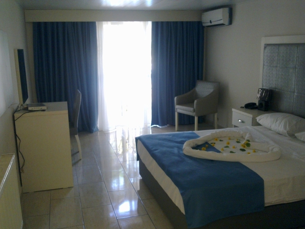 Imagen de la habitación del Hotel Club Alda. Foto 11