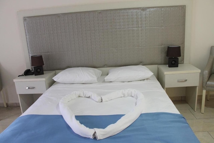 Imagen de la habitación del Hotel Club Alda. Foto 12
