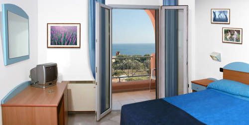 Imagen de la habitación del Hotel Club Aliz&eacute;. Foto 5