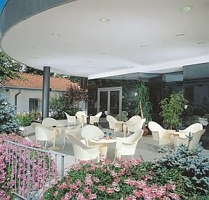 Imagen de los exteriores del Hotel Club Angelini. Foto 4