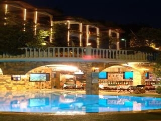 Imagen de la piscina del Hotel Club Aquarium Apart. Foto 4