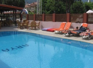 Imagen de la piscina del Hotel Club Arya Apart. Foto 7
