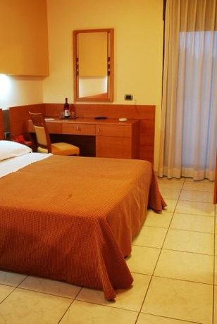 Imagen de la habitación del Hotel Club Astor. Foto 8