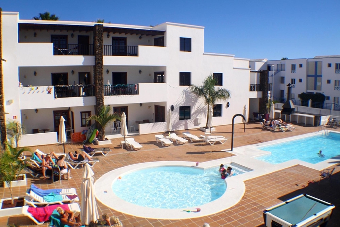 Imagen de la piscina del Hotel Club Atlantico. Foto 6