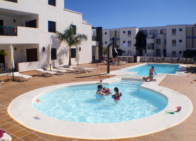 Imagen de la piscina del Hotel Club Atlantico. Foto 8