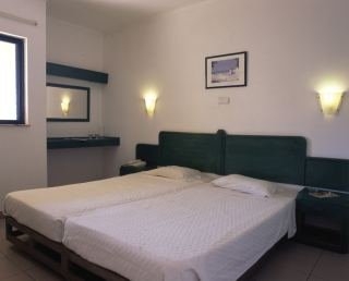 Imagen de la habitación del Hotel Club Avenida Praia. Foto 2