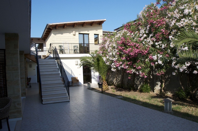 Imagen de los exteriores del Hotel Club - Baia Dei Gigli. Foto 7