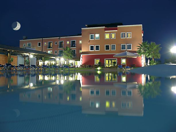 Imagen de la piscina del Hotel Club Baia Samuele. Foto 16
