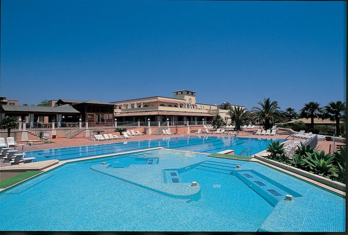 Imagen de la piscina del Hotel Club Baia Samuele. Foto 19