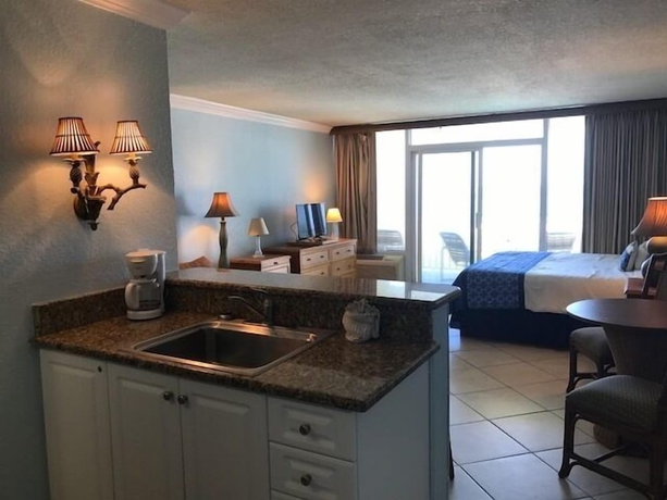 Imagen de la habitación del Hotel Club Bamboo South. Foto 9