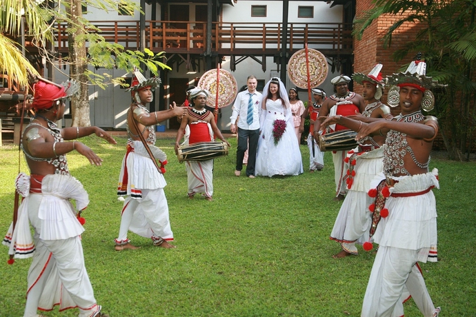 Imagen de los exteriores del Hotel Club Bentota. Foto 9
