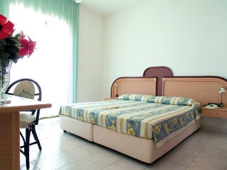 Imagen de la habitación del Hotel Club Bridge Hotel (Cosenza). Foto 4