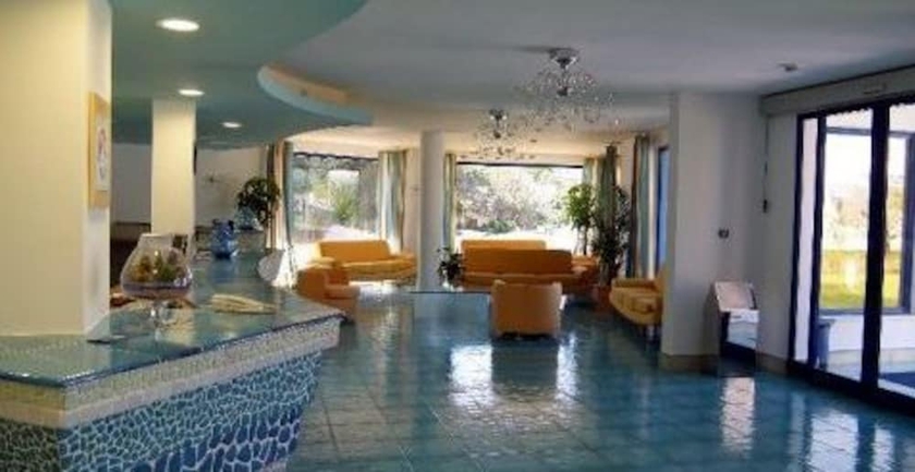 Imagen de los interiores del Hotel Club Cala Longa. Foto 10