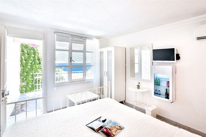 Imagen de la habitación del Hotel Club Capa. Foto 4