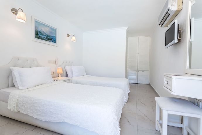 Imagen de la habitación del Hotel Club Capa. Foto 15