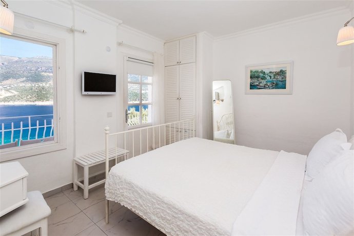 Imagen de la habitación del Hotel Club Capa. Foto 17