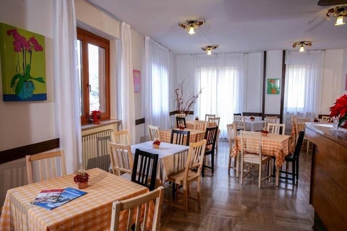 Imagen del bar/restaurante del Hotel Club Costaverde. Foto 12