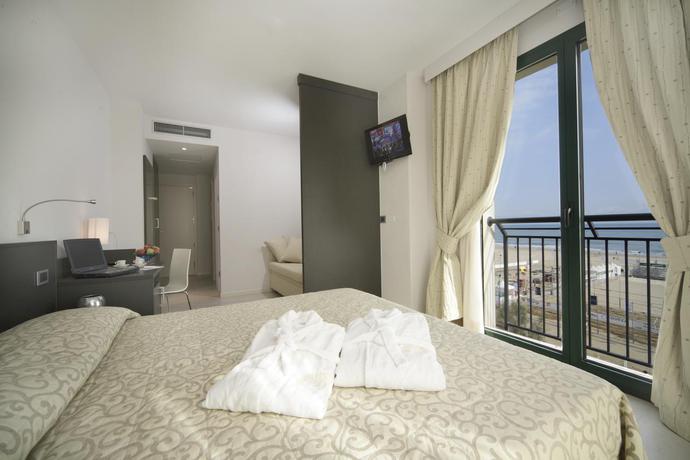 Imagen de la habitación del Hotel Club Dante Cervia. Foto 5