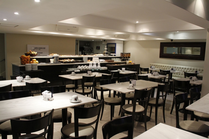 Imagen del bar/restaurante del Hotel Club Del Golf. Foto 3