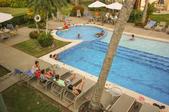 Imagen de la piscina del Hotel Club Del Mar. Foto 14