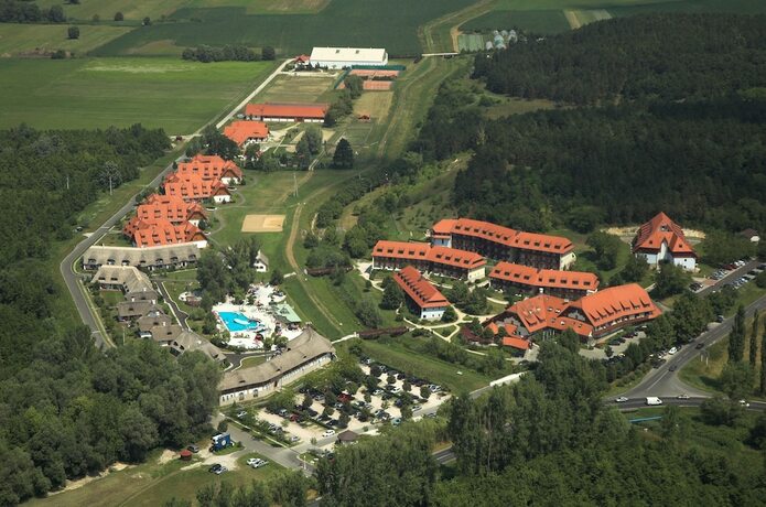 Imagen general del Hotel Club Dobogómajor Superior. Foto 12