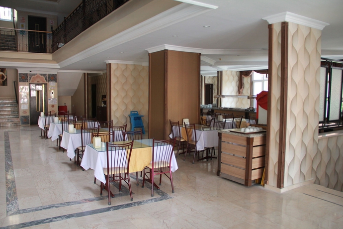 Imagen del bar/restaurante del Hotel Club Dorado. Foto 4