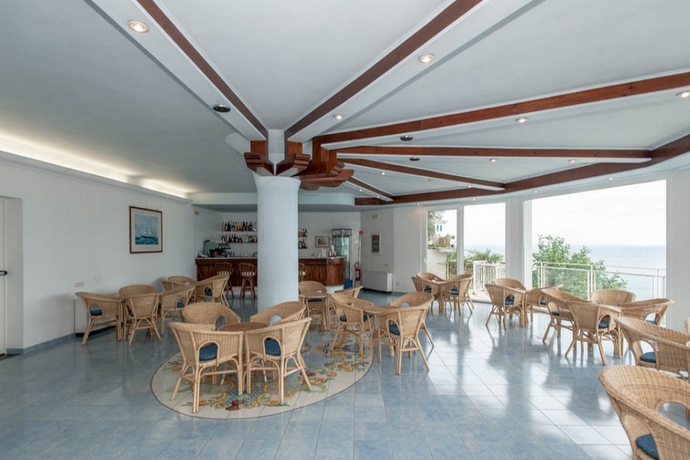 Imagen general del Hotel Club Due Torri. Foto 3