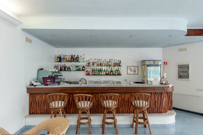 Imagen general del Hotel Club Due Torri. Foto 10