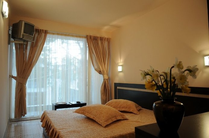 Imagen de la habitación del Hotel Club Dunarea. Foto 3