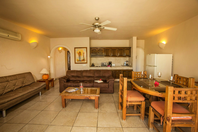 Imagen de la habitación del Hotel Club El Moro Suites. Foto 4