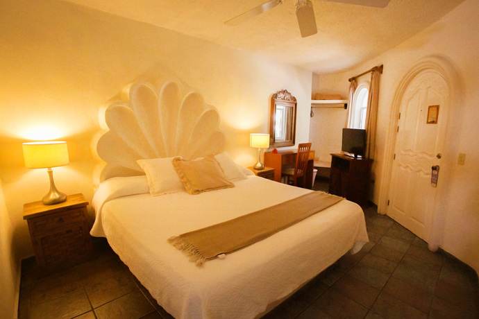 Imagen de la habitación del Hotel Club El Moro Suites. Foto 5