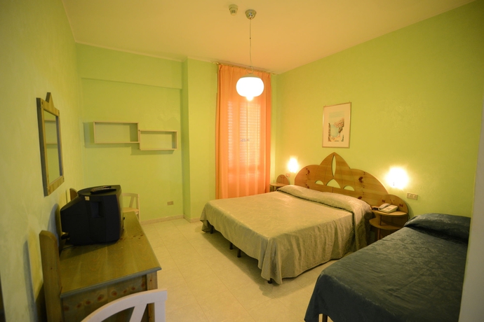 Imagen de la habitación del Hotel Club Eloro. Foto 5